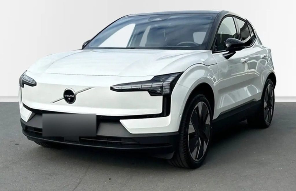 Volvo EX30 Single Motor Extended Range Ultra