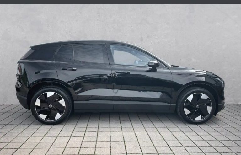 Volvo EX30 Extended Range Plus - photo 6