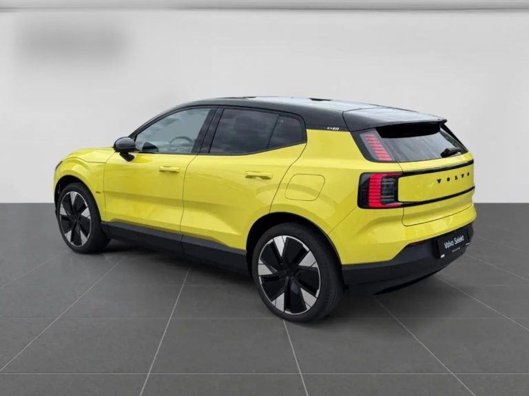 Volvo EX30 Extended Range Plus - photo 3