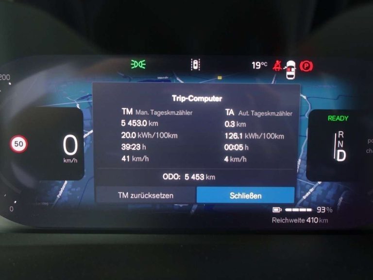 Volvo EX40 Single Motor Extended Range Plus Black Edition - photo 12