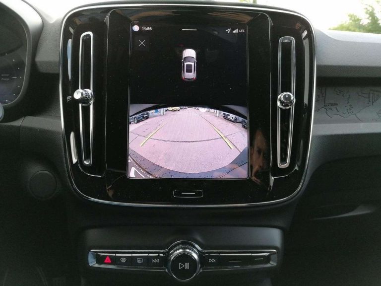 Volvo EX40 Extended Range Black Edition - photo 13