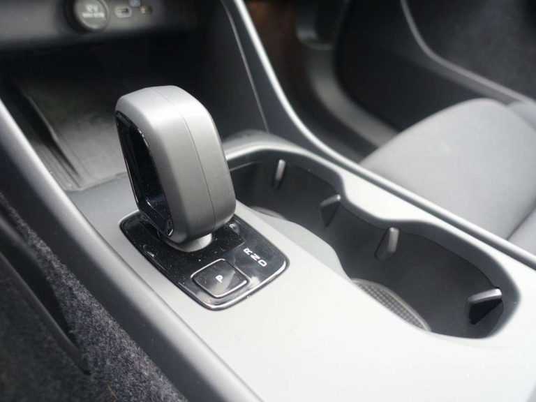 Volvo EX40 Single Motor Extended Range Plus Black Edition - photo 14