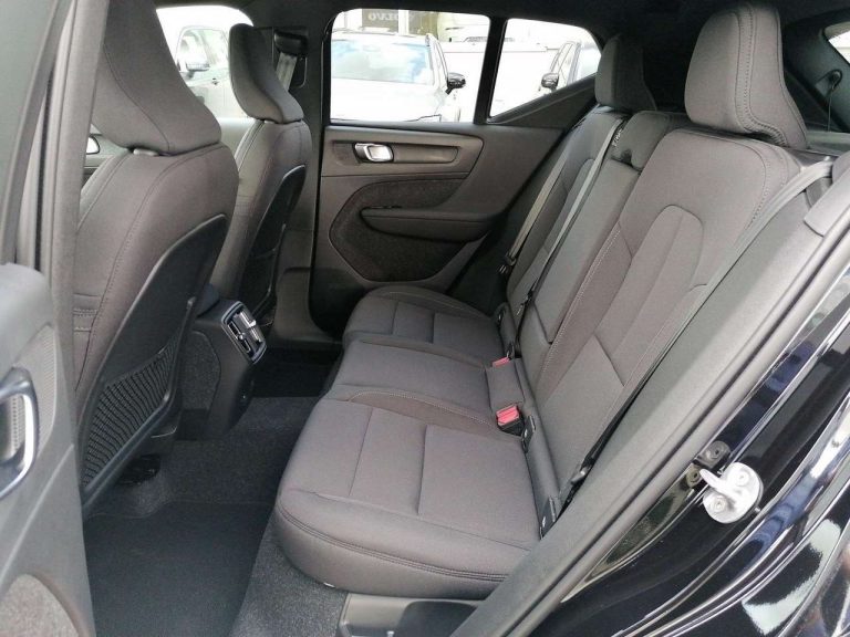 Volvo EX40 Extended Range Black Edition - photo 14