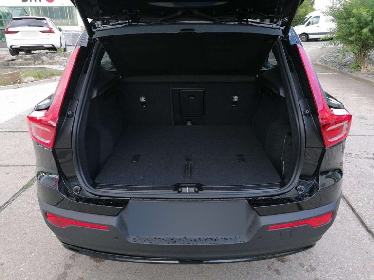Volvo EX40 Extended Range Black Edition - photo 16