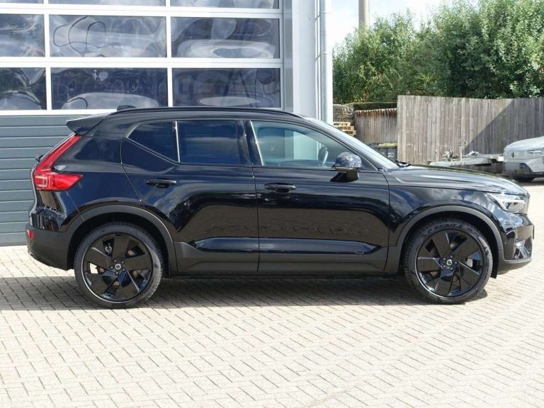 Volvo EX40 Black Edition Extended Range Plus - photo 2