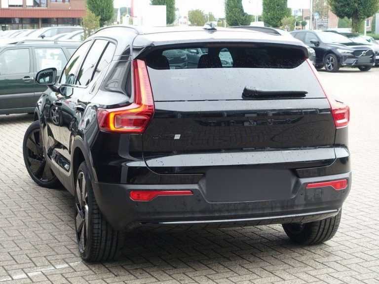 Volvo EX40 Single Motor Extended Range Plus Black Edition - photo 2