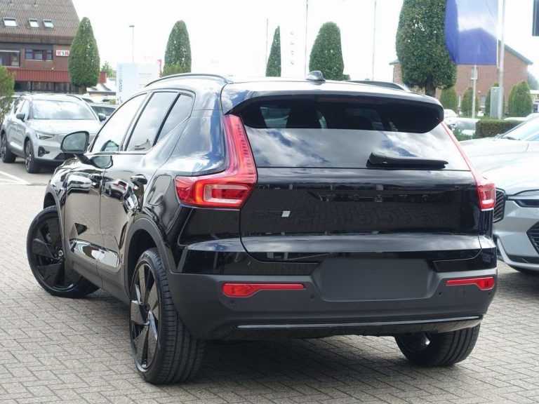 Volvo EX40 Single Motor Extended Range Black Edition Plus - photo 2