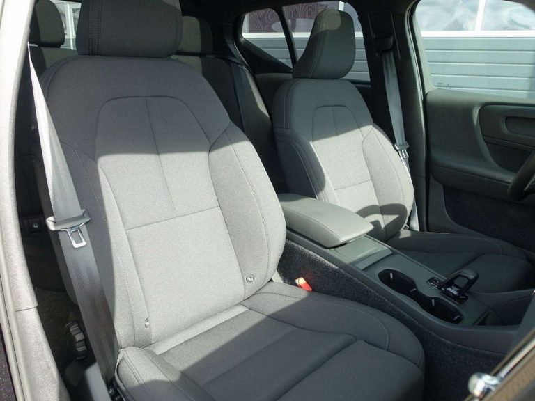 Volvo EX40 Black Edition Extended Range Plus - photo 5