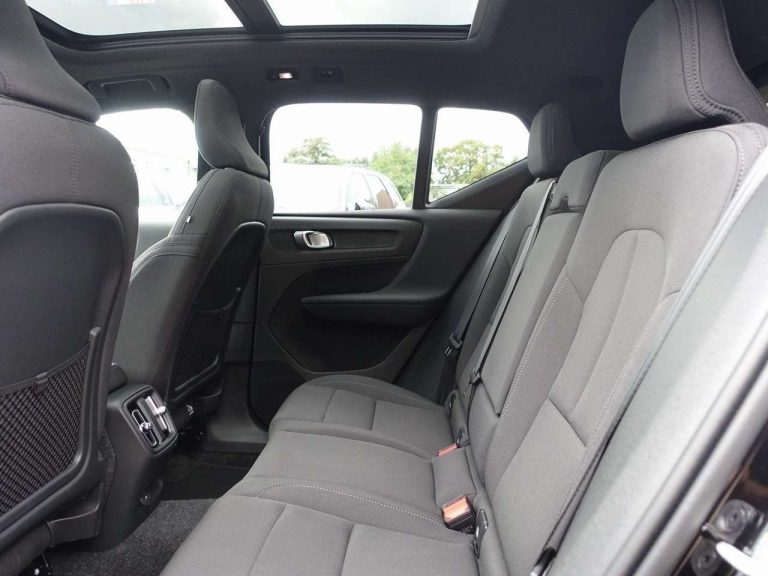 Volvo EX40 Single Motor Extended Range Black Edition Plus - photo 8