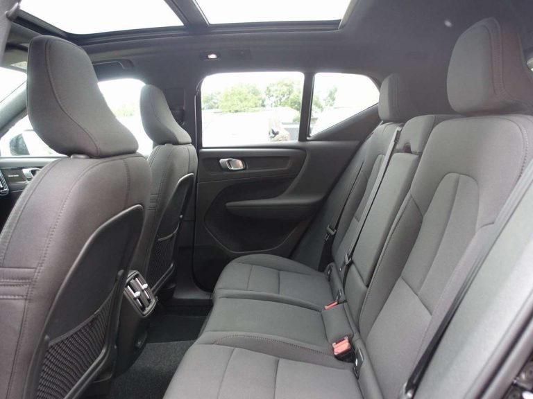 Volvo EX40 Single Motor Extended Range Plus Black Edition - photo 8