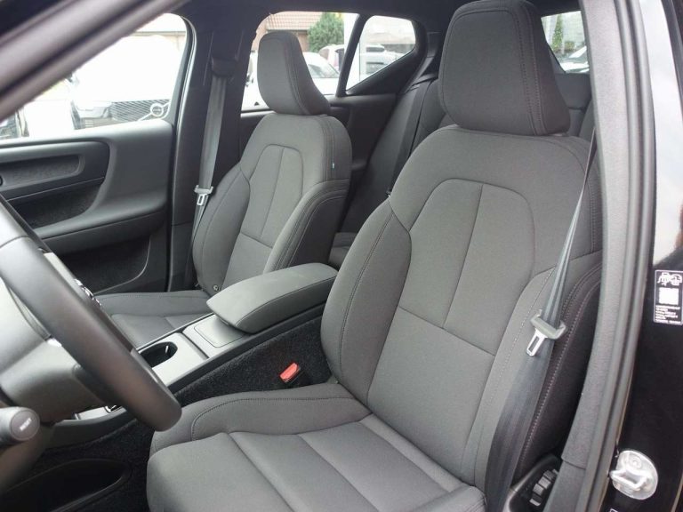 Volvo EX40 Single Motor Extended Range Plus Black Edition - photo 9