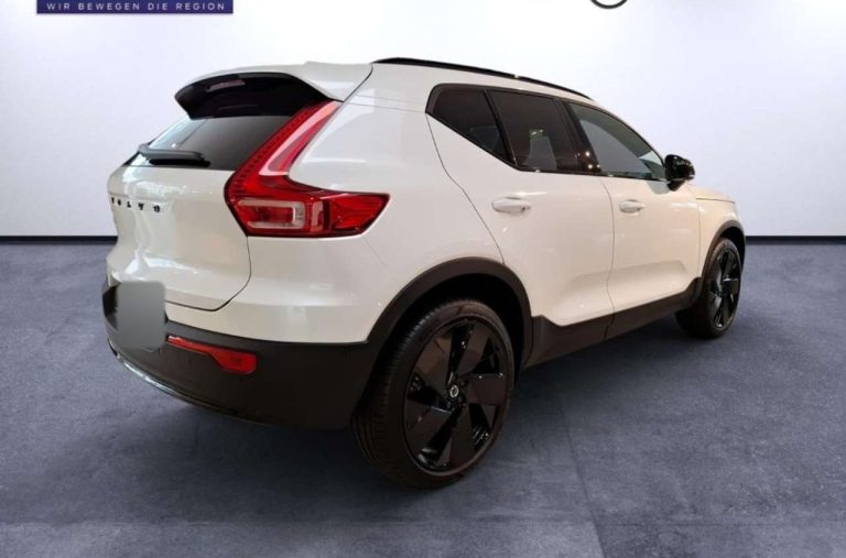 Volvo EX40 Single Motor Extended Range Black Edition - photo 2