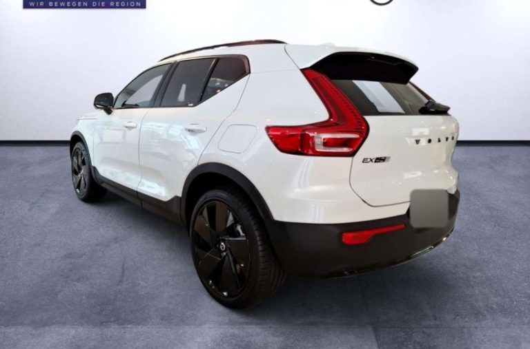 Volvo EX40 Single Motor Extended Range Black Edition - photo 4