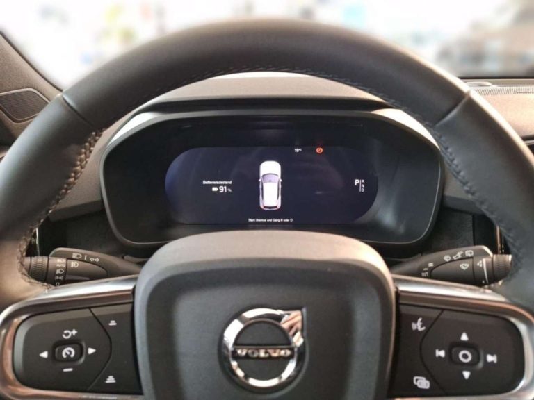 Volvo EX40 Single Motor Extended Range Black Edition - photo 6