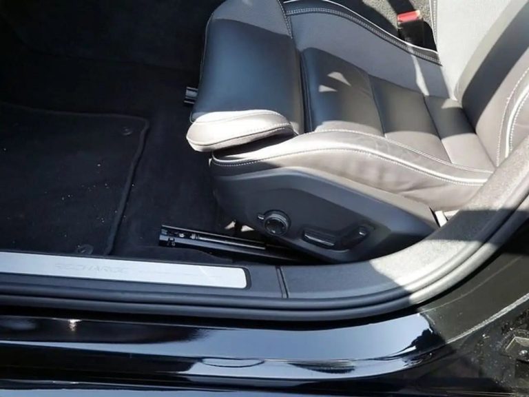 Volvo S60 T8 Recharge Plus Dark AWD - photo 15