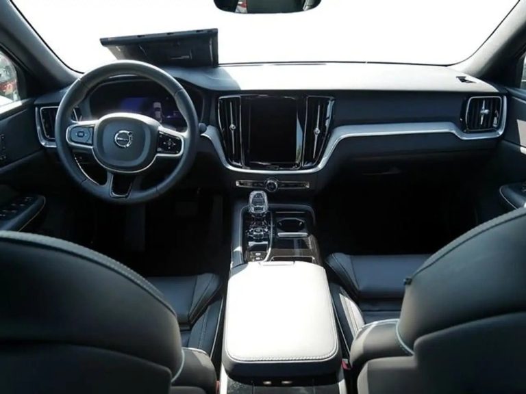 Volvo S60 T8 Recharge Plus Dark AWD - photo 6