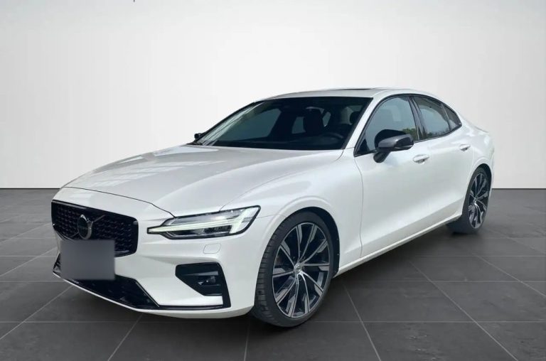 Volvo S60 B5 Ultimate Dark