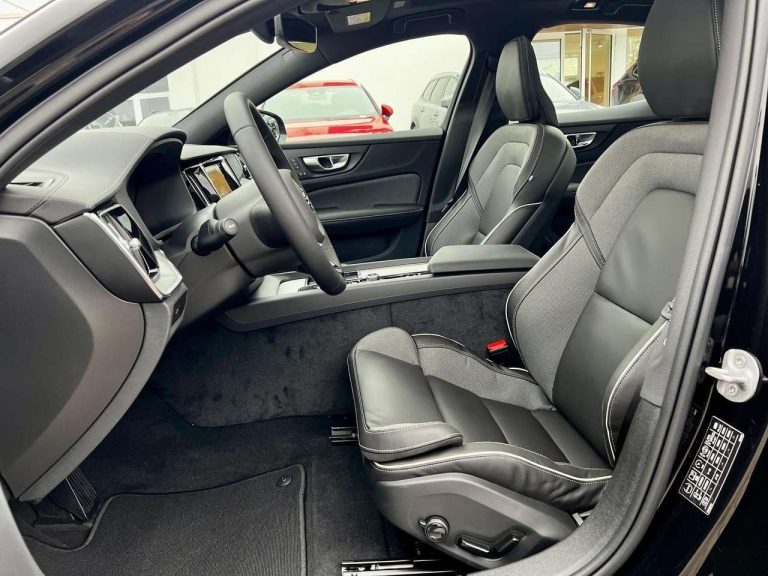 Volvo S60 B5 AWD Ultimate Dark - photo 10
