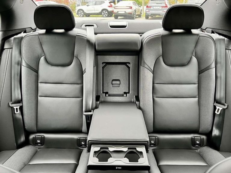 Volvo S60 B5 AWD Ultimate Dark - photo 14