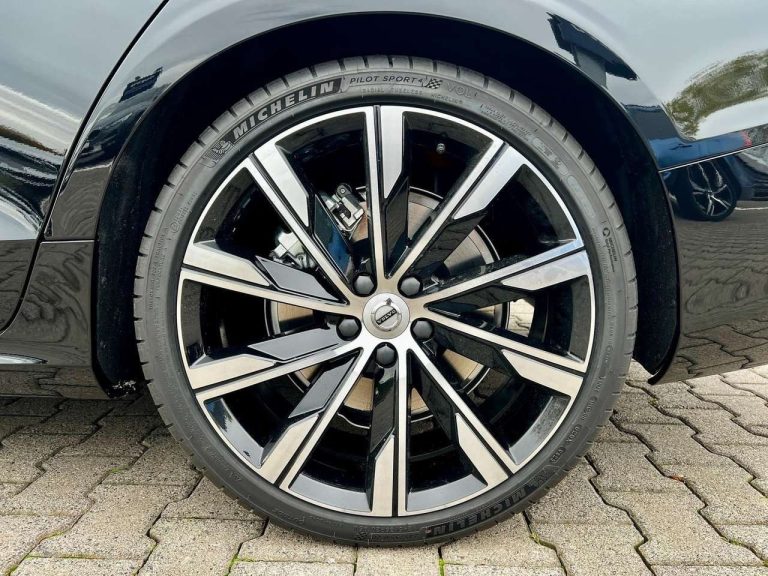 Volvo S60 B5 AWD Ultimate Dark - photo 8