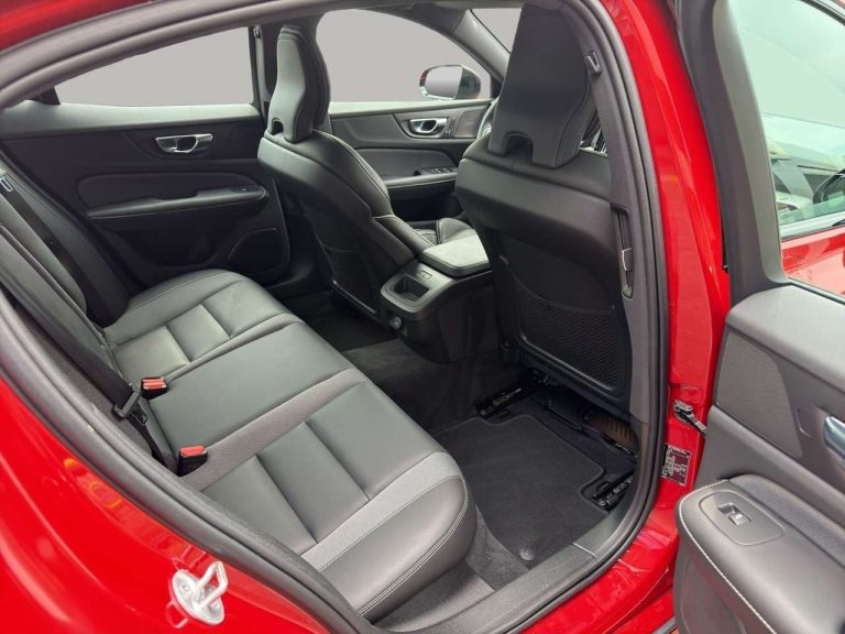 Volvo S60 B4 Plus Dark - photo 8