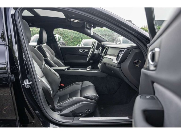 Volvo S60 B5 AWD Ultimate Dark - photo 8