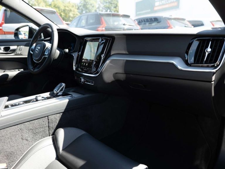 Volvo S60 B4 Plus Dark - photo 10