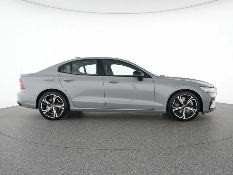 Volvo S60 B5 AWD Ultimate Dark - photo 11