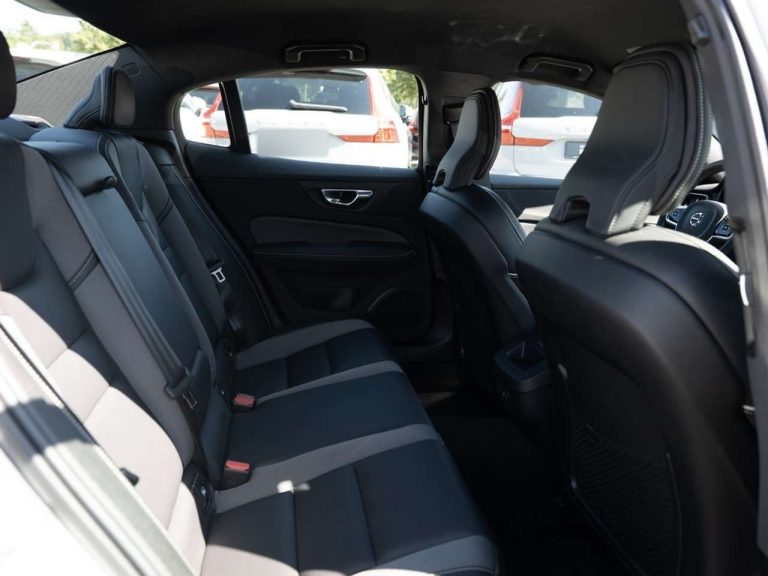 Volvo S60 B4 Plus Dark - photo 11