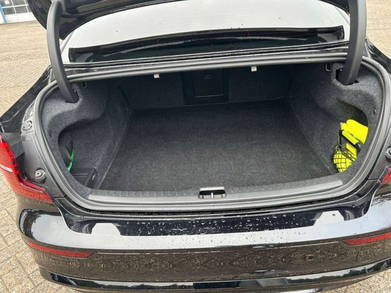 Volvo S60 Recharge T8 AWD Plus Dark - photo 12