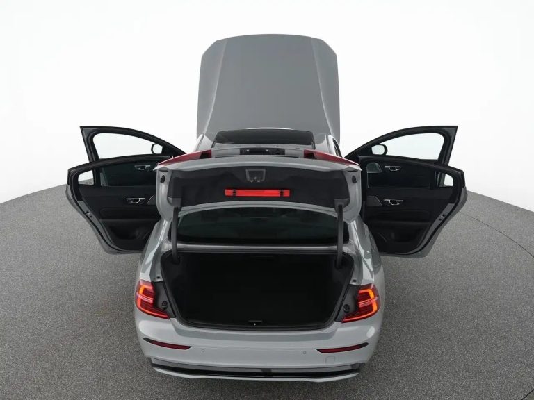 Volvo S60 B5 AWD Ultimate Dark - photo 13