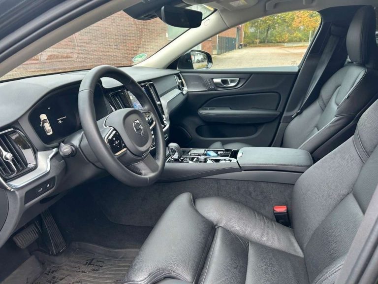 Volvo S60 Recharge T8 AWD Plus Dark - photo 8