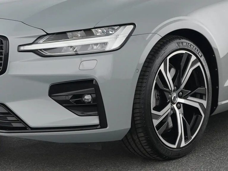 Volvo S60 B5 AWD Ultimate Dark - photo 8