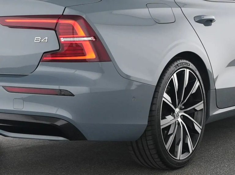 Volvo S60 B4 Plus Dark - photo 8