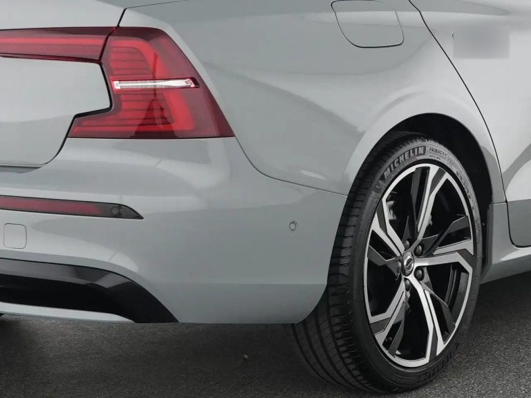 Volvo S60 B5 AWD Ultimate Dark - photo 9