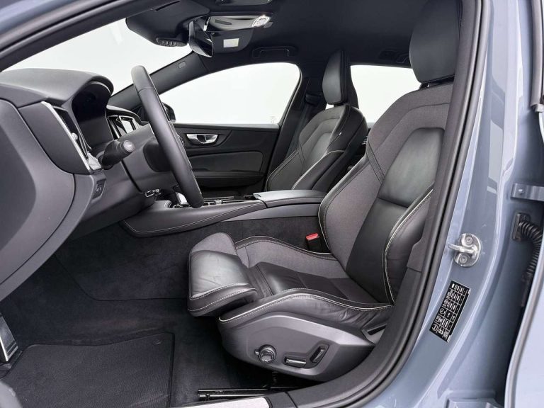 Volvo V60 T6 Recharge AWD R-Design - photo 11