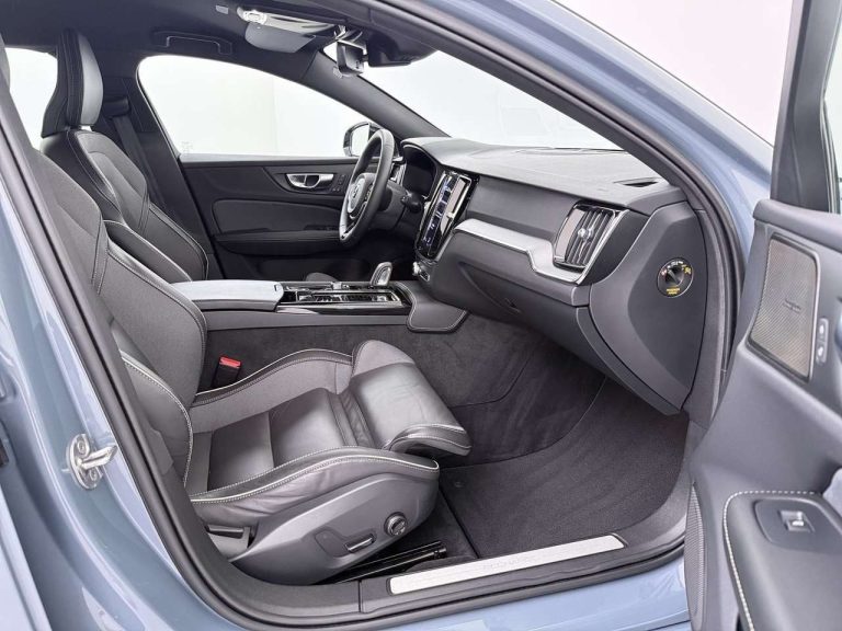 Volvo V60 T6 Recharge AWD R-Design - photo 12