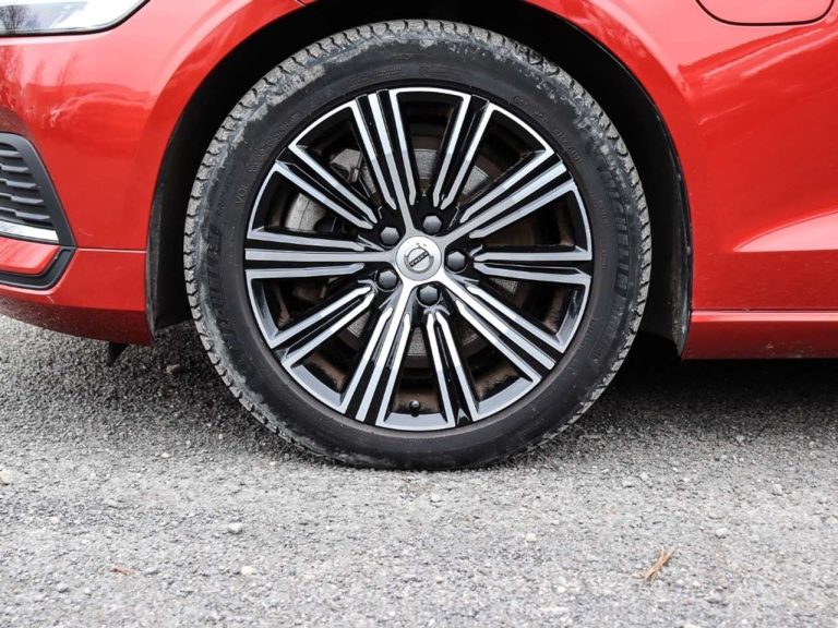 Volvo V60 T6 Recharge AWD Core - photo 3