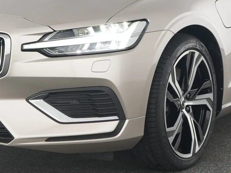 Volvo V60 T8 AWD Ultimate - photo 8