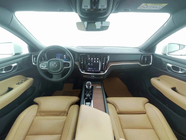 Volvo V60 Cross Country B4 AWD Ultimate - photo 3