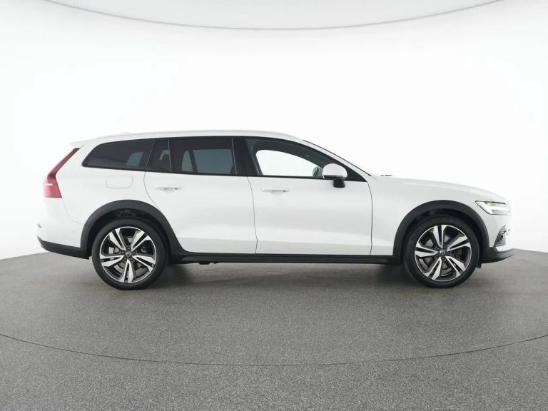 Volvo V60 Cross Country B4 AWD Ultimate - photo 11