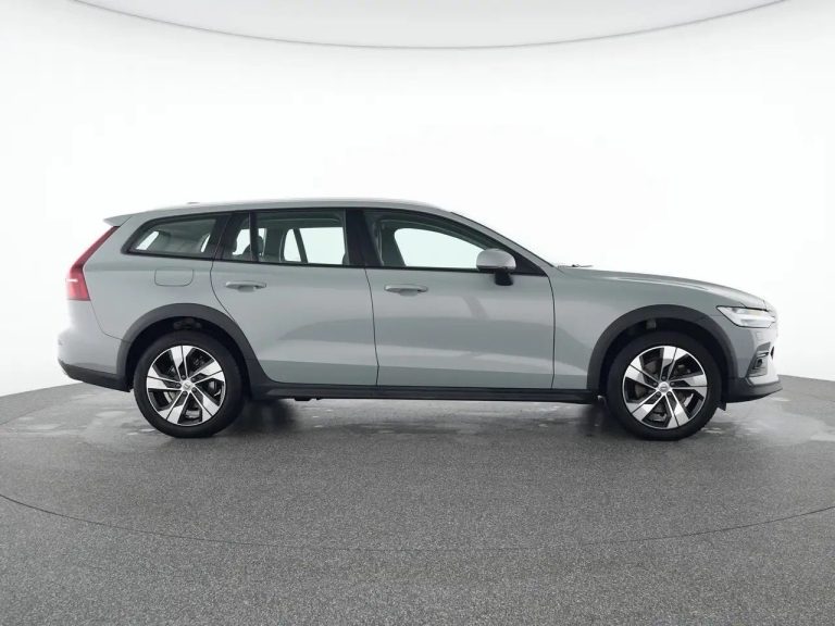 Volvo V60 Cross Country B4 AWD Ultimate - photo 11