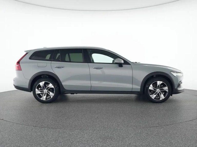 Volvo V60 Cross Country B4 AWD Ultimate - photo 11