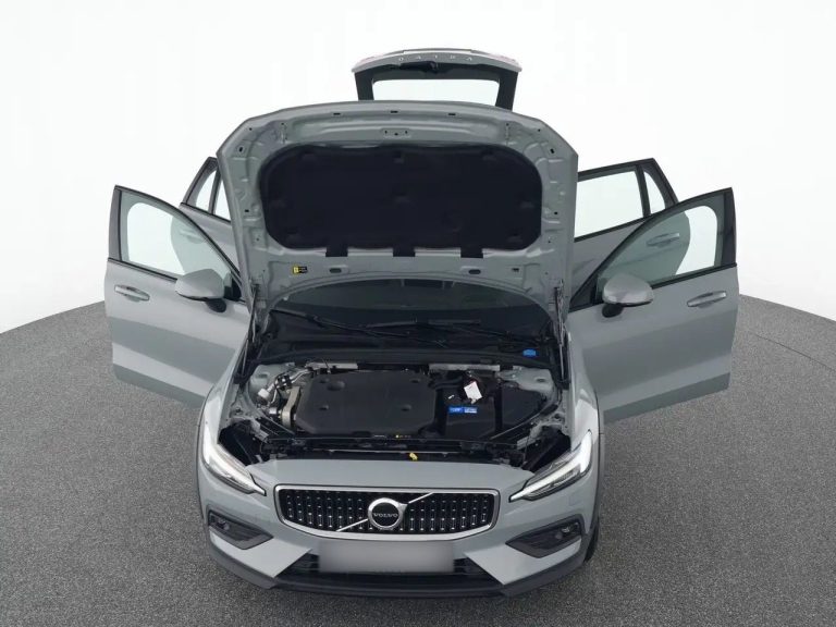 Volvo V60 Cross Country B4 AWD Ultimate - photo 12