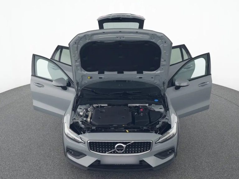 Volvo V60 Cross Country B4 AWD Ultimate - photo 12