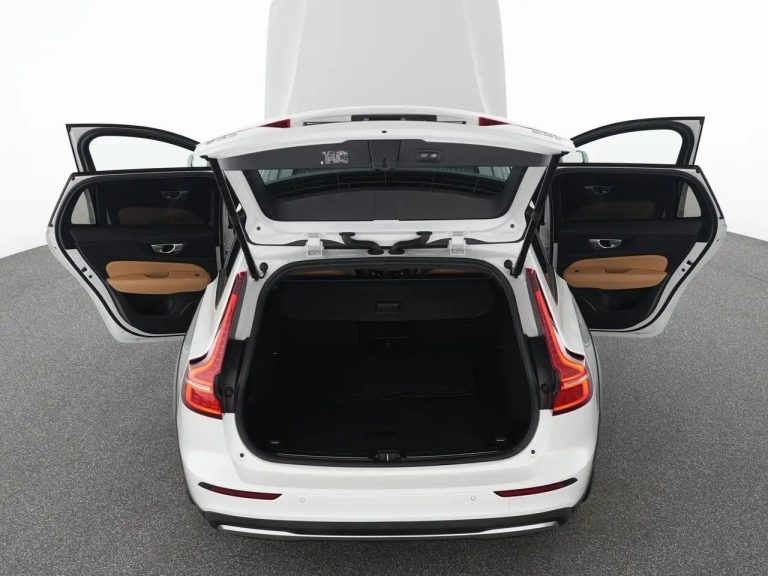 Volvo V60 Cross Country B4 AWD Ultimate - photo 13