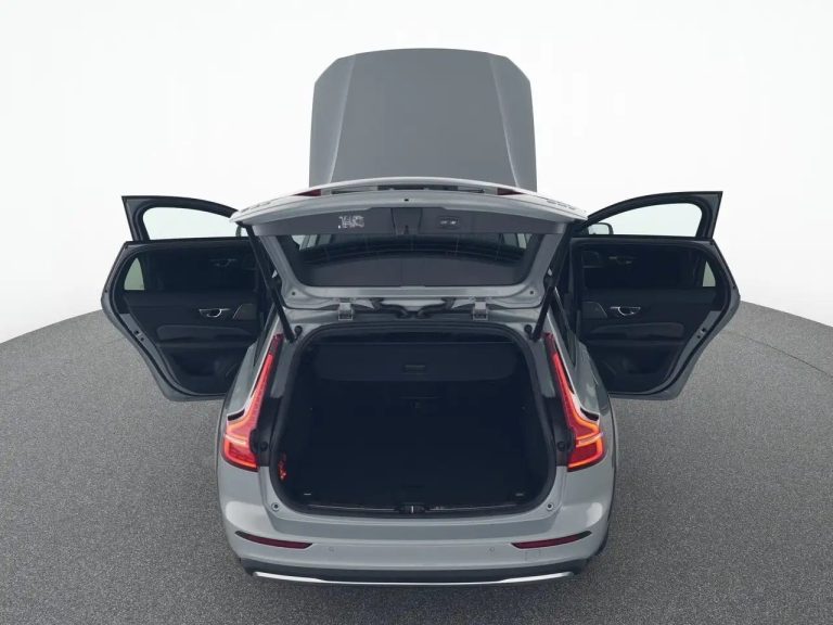 Volvo V60 Cross Country B4 AWD Ultimate - photo 13