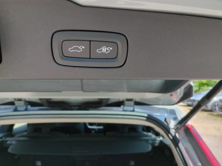 Volvo V60 Cross Country B4 AWD Plus - photo 15