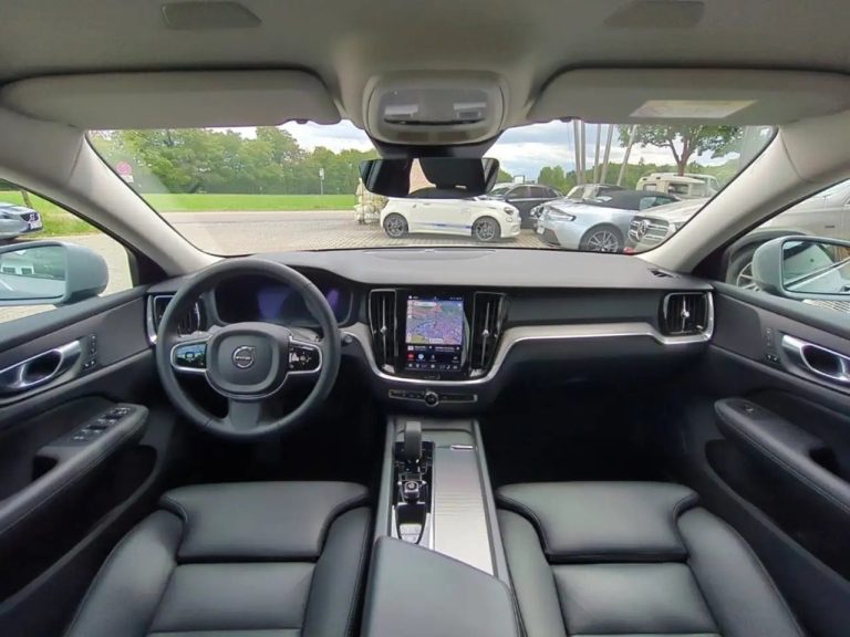 Volvo V60 Cross Country B4 AWD Plus - photo 16