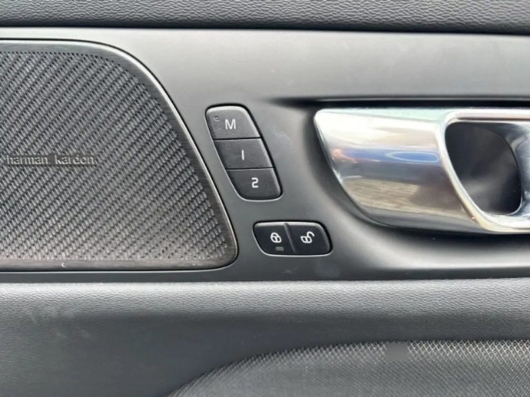 Volvo V60 B4 Plus Dark - photo 16